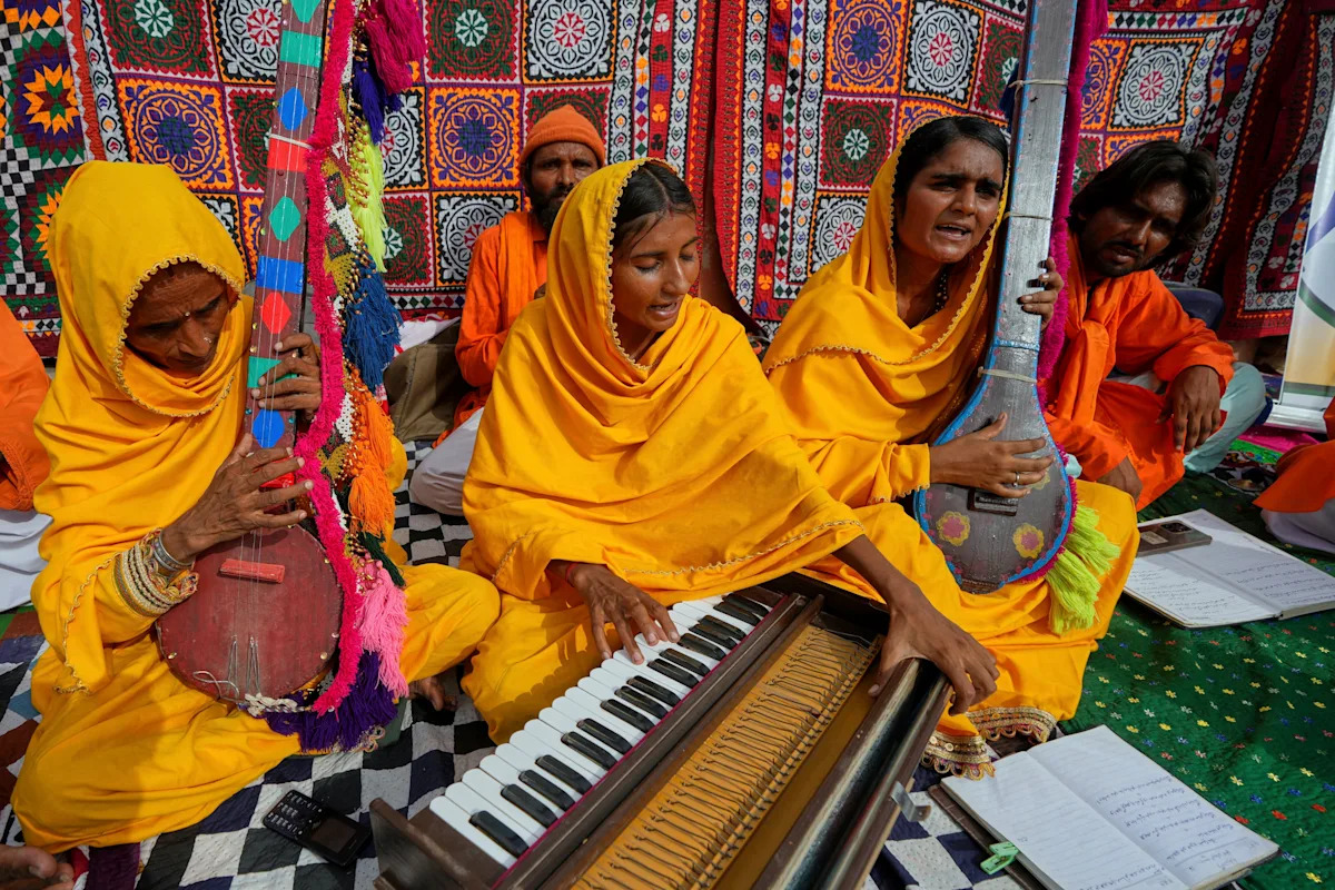 Pakistani musicians use folk songs and rap to increase the consciousness of climate change
